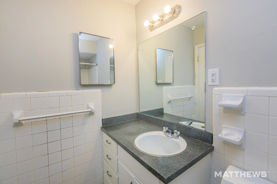 More Photos Of 2550 Wedgefield Ct, Columbus Apartments For Sale