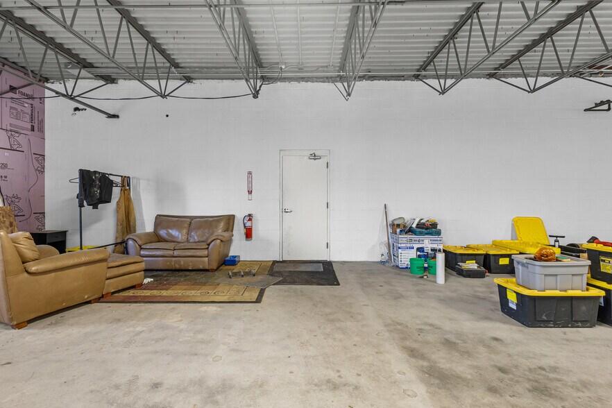 More Photos Of 2104 International Ln, Madison Light Distribution For Sale