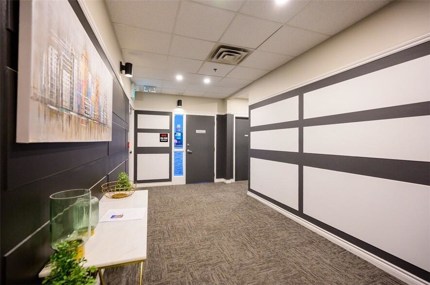 More Photos Of 180 James St S, Hamilton Office For Lease