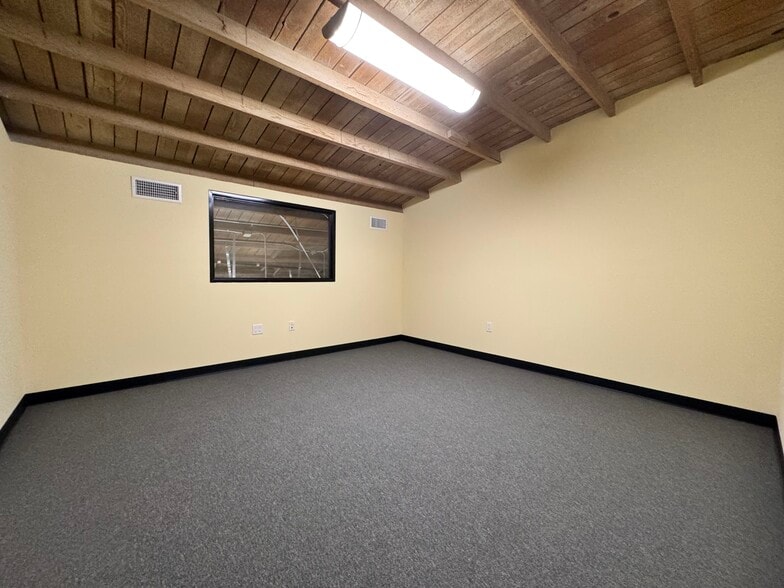 More Photos Of 3608 San Fernando Rd, Glendale Loft Creative Space For Lease