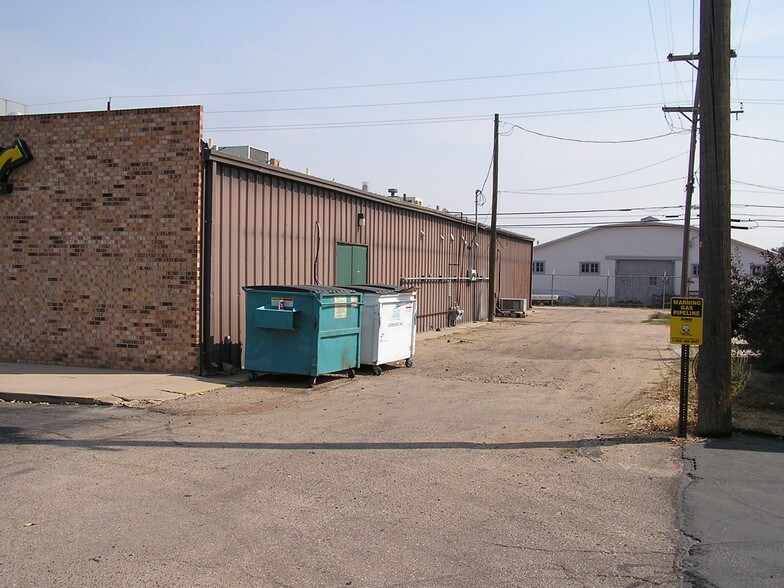 More Photos Of 218 N 2nd St, La Salle Storefront For Lease