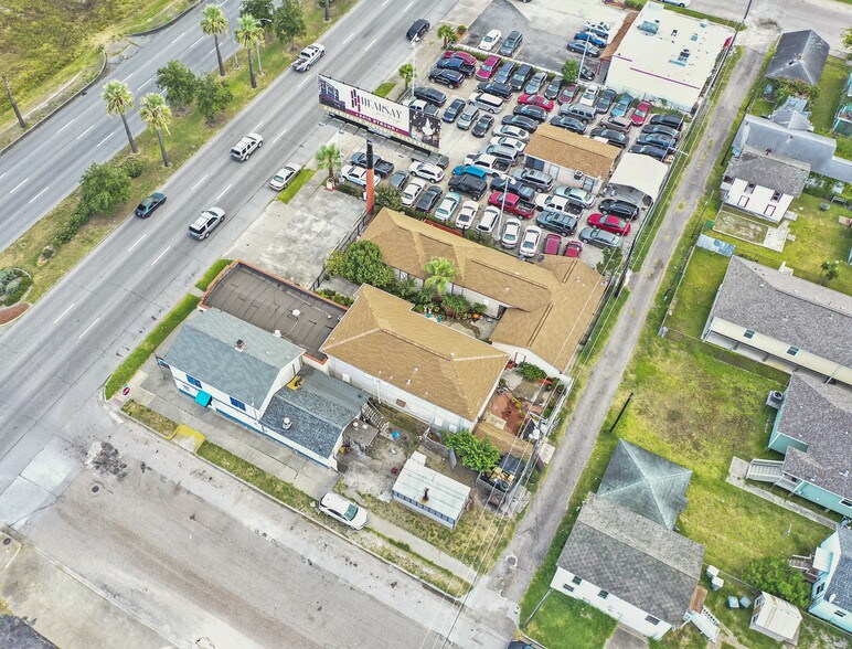 More Photos Of 5427 Broadway St, Galveston General Retail For Sale