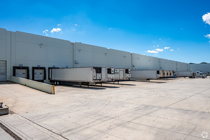 More Photos Of 1320 S Baker Ave, Ontario Warehouse For Lease