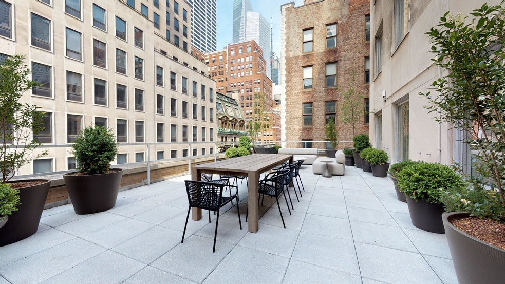 More Photos Of 530 Fifth Ave, New York Office For Lease