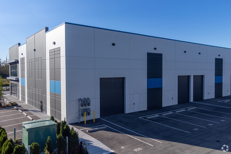 More Photos Of 6286 203 St, Langley Showroom For Lease