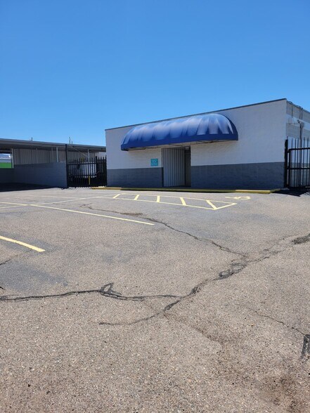 More Photos Of 11910 Central Ave SE, Albuquerque Self Storage For Lease