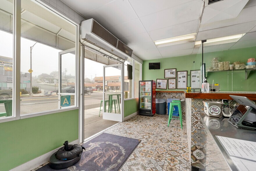 More Photos Of 1213-1223 S Pacific Coast Hwy, Redondo Beach Storefront For Sale