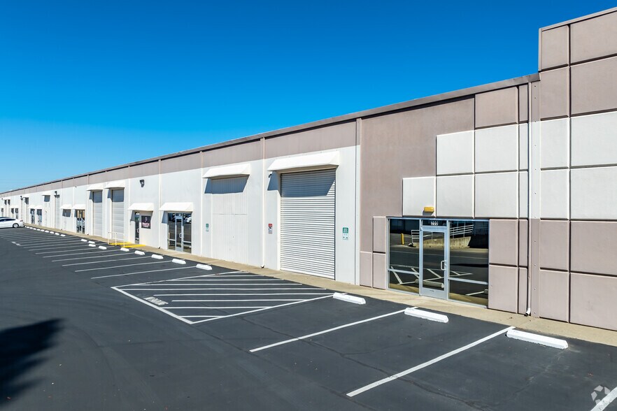 More Photos Of 11151 Trade Center Dr, Rancho Cordova Warehouse For Lease