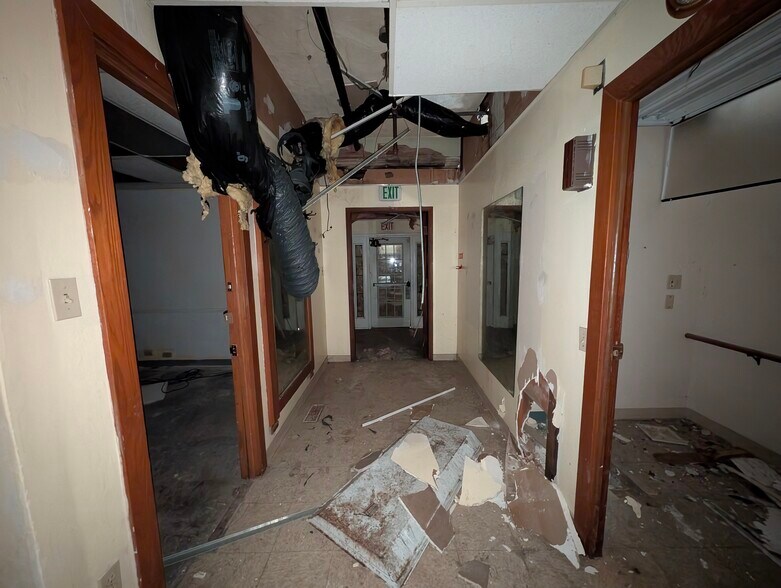 More Photos Of 2430-2440 Bowser Ave, Fort Wayne Apartments For Sale