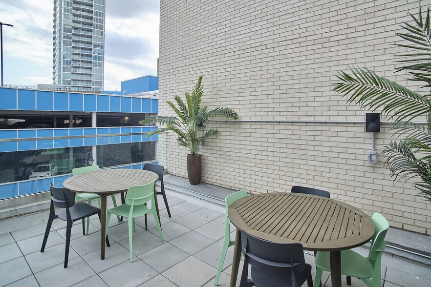 More Photos Of 319 E Chapel Hill St, Durham Office For Sale