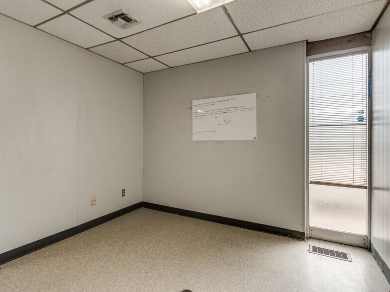 More Photos Of 5835 S Pennsylvania Ave, Oklahoma City Medical For Sale