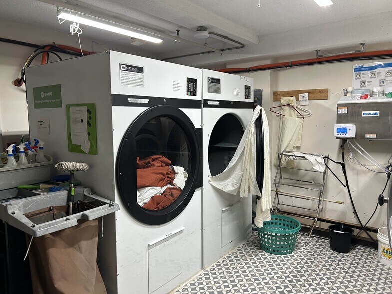 More Photos Of 299 Adena Dr, Newcomerstown Hotel For Sale