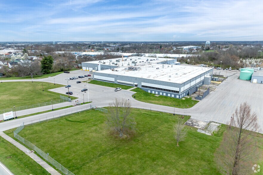 More Photos Of 435 E Washington St, Winchester Warehouse For Lease