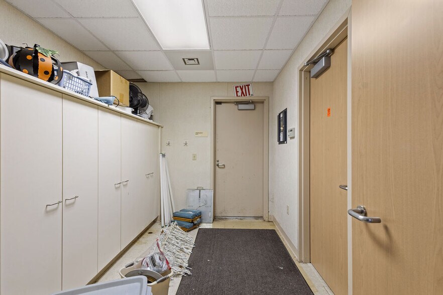 More Photos Of 2559 37th Ave, Columbus Medical For Sale