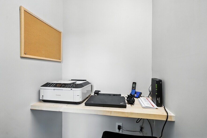 More Photos Of 11285 Elkins Rd, Roswell Office Residential For Sale