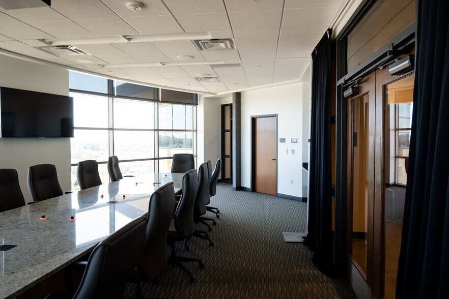 More Photos Of 8200 S Unit Dr, Tulsa Office For Lease