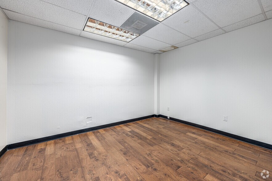 More Photos Of 4901 Patata St, Cudahy Unknown For Lease
