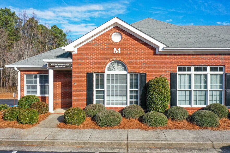 More Photos Of 555 Sun Valley Dr, Roswell Office For Sale