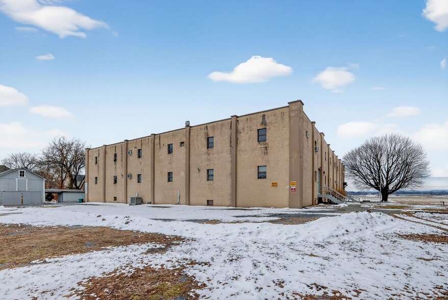 More Photos Of 25 Willow st, Richland Warehouse For Sale