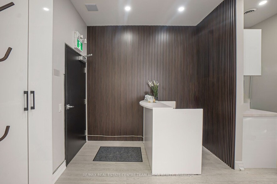 More Photos Of 268 Derry Rd W, Mississauga Office For Sale