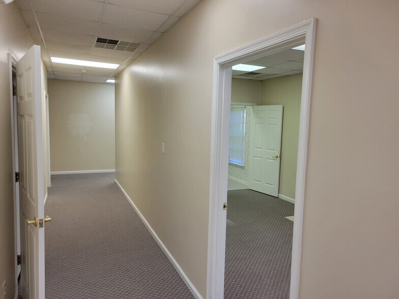 More Photos Of 729 Thimble Shoals Blvd, Newport News Medical For Sale