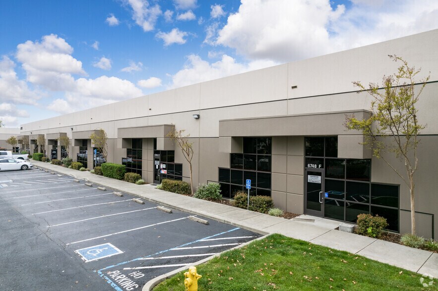 More Photos Of 6764 Preston Ave, Livermore Unknown For Lease