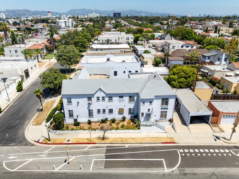 More Photos Of 493 San Vicente Blvd, Los Angeles Apartments For Sale