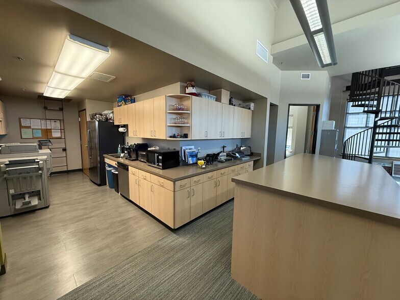 More Photos Of 2400 E Riverwalk Dr, Boise Loft Creative Space For Lease