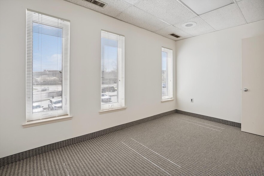 More Photos Of 9522 State Route 29, Fairfax Loft Creative Space For Sale