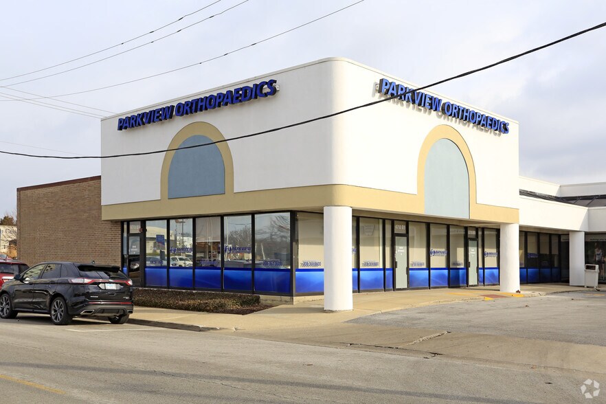 More Photos Of 4710 W 95th St, Oak Lawn Unknown For Lease