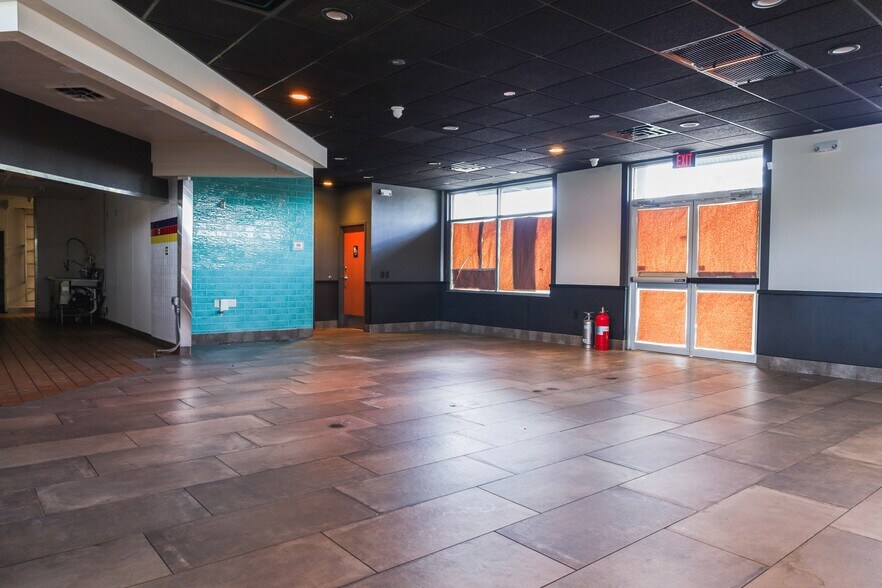 More Photos Of 901 E Broadway Ave, North Little Rock General Retail For Sale