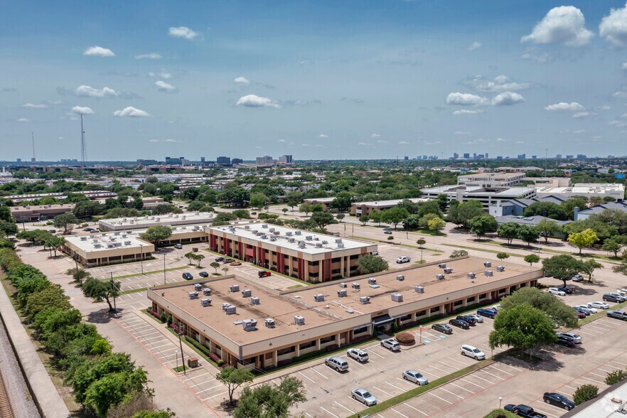 More Photos Of 1055 S Sherman St, Richardson Office For Lease