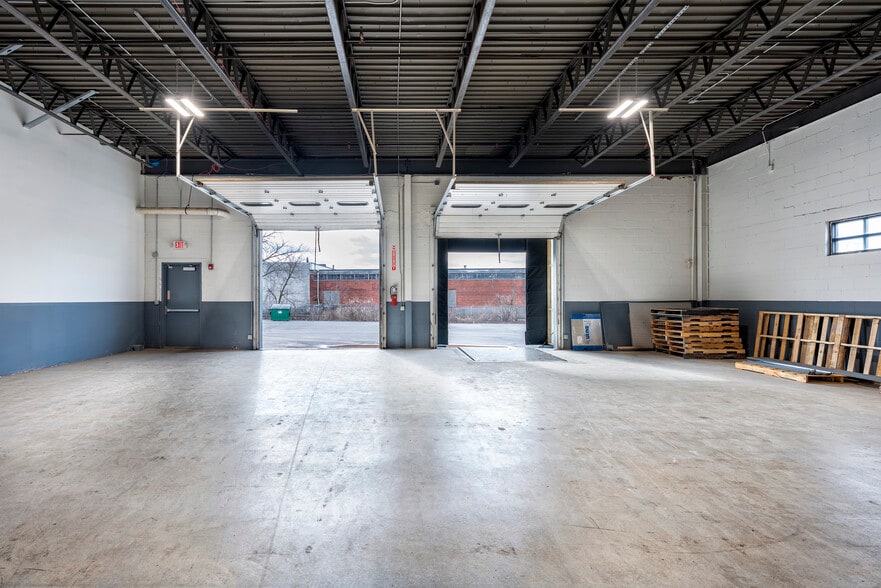 More Photos Of 380 North St, Teterboro Flex For Lease