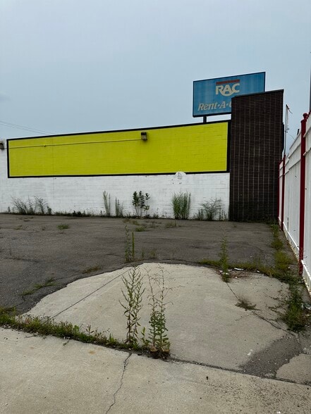 More Photos Of 14150 E 8 Mile Rd, Detroit Auto Repair For Sale