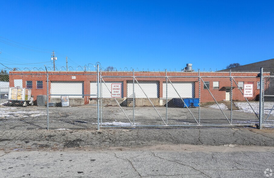 More Photos Of 991 Milledge St, East Point Warehouse For Lease