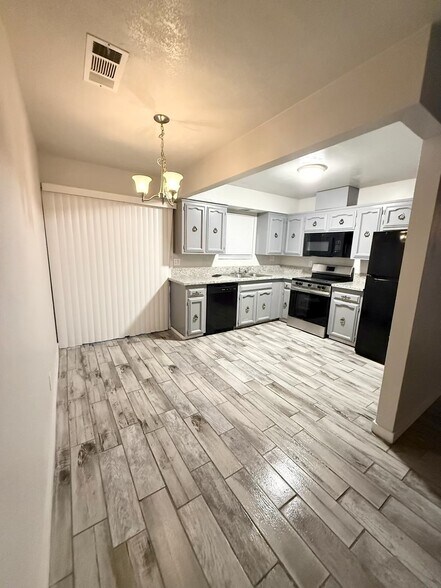 More Photos Of 7089 N Howard St, Fresno Apartments For Sale