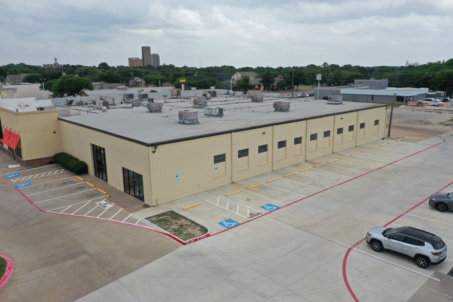 More Photos Of 501-511 W University Dr, Denton Unknown For Lease