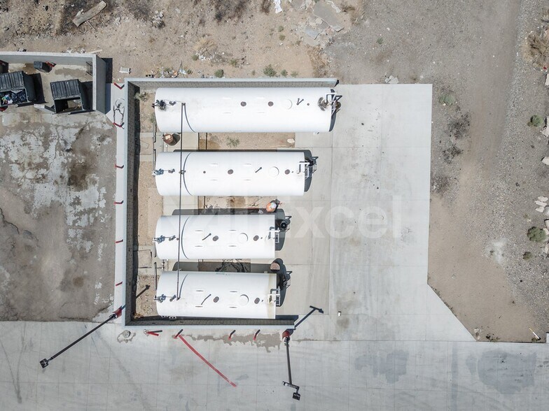 More Photos Of 1500 Erie Main St, Tonopah Service Station For Sale