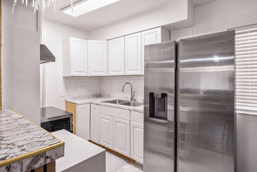 More Photos Of 1005 E Harding St, Long Beach Apartments For Sale