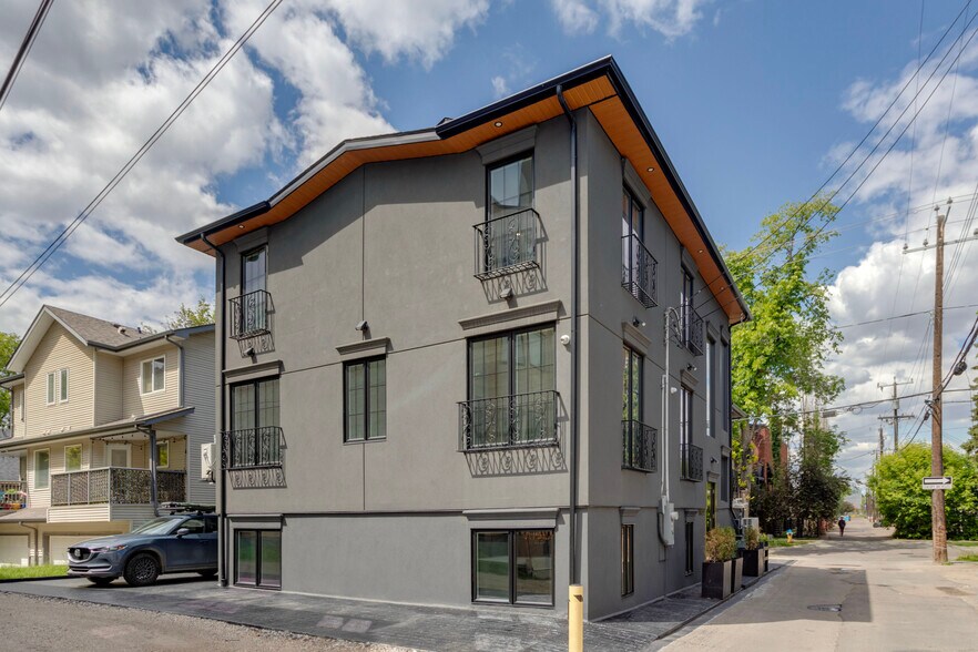 More Photos Of 11833 102 Ave NW, Edmonton Medical For Sale