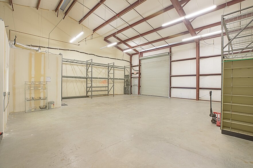 More Photos Of 221 Barren Springs Dr, Houston Unknown For Lease