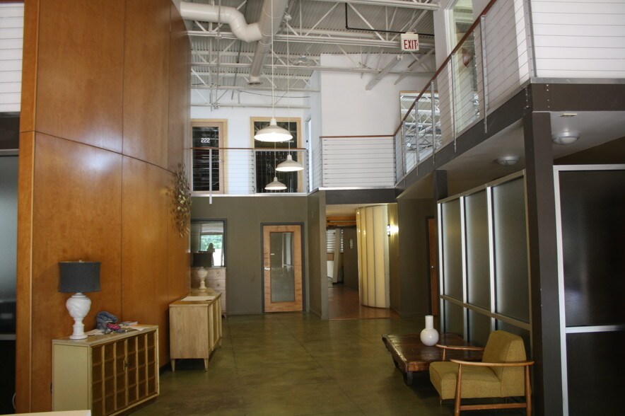 More Photos Of 695 Pylant St, Atlanta Office For Lease