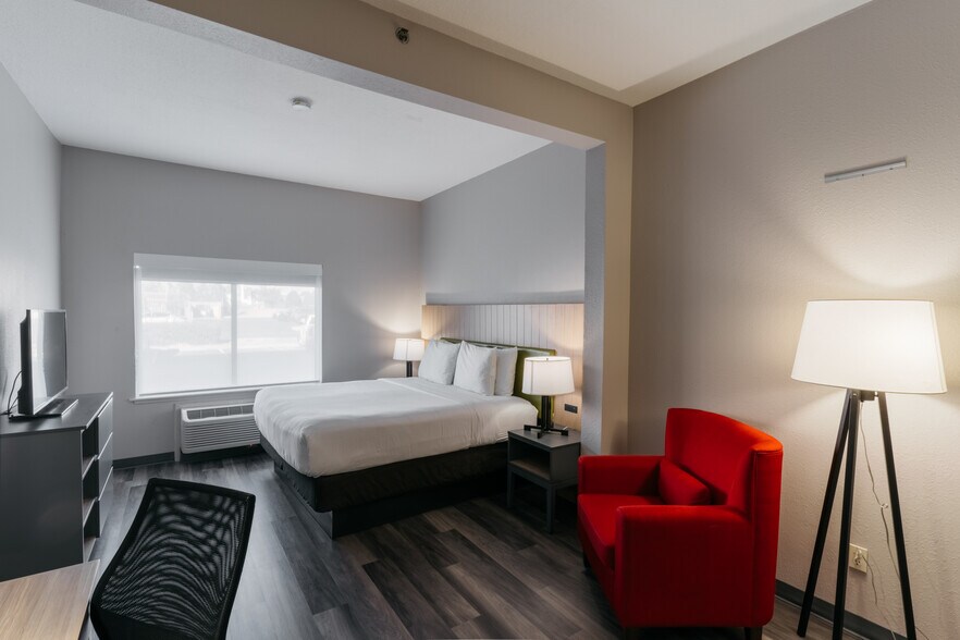 More Photos Of 2270 N Germantown Pky, Cordova Hotel For Sale