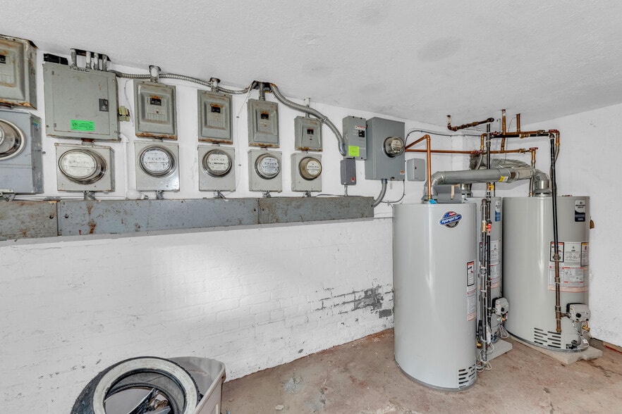 More Photos Of 13701 Madison Ave, Lakewood Apartments For Sale