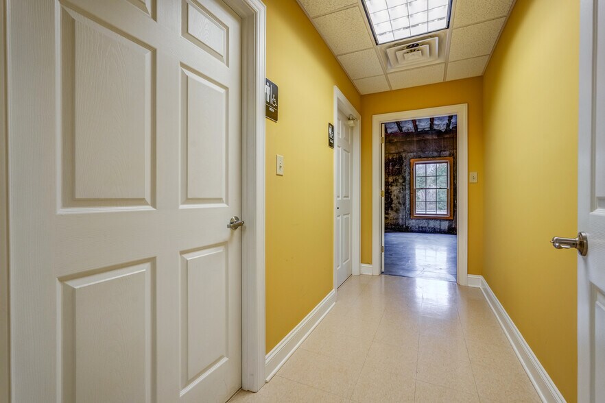 More Photos Of 95 Zion Station Ct, Troy Flex For Sale
