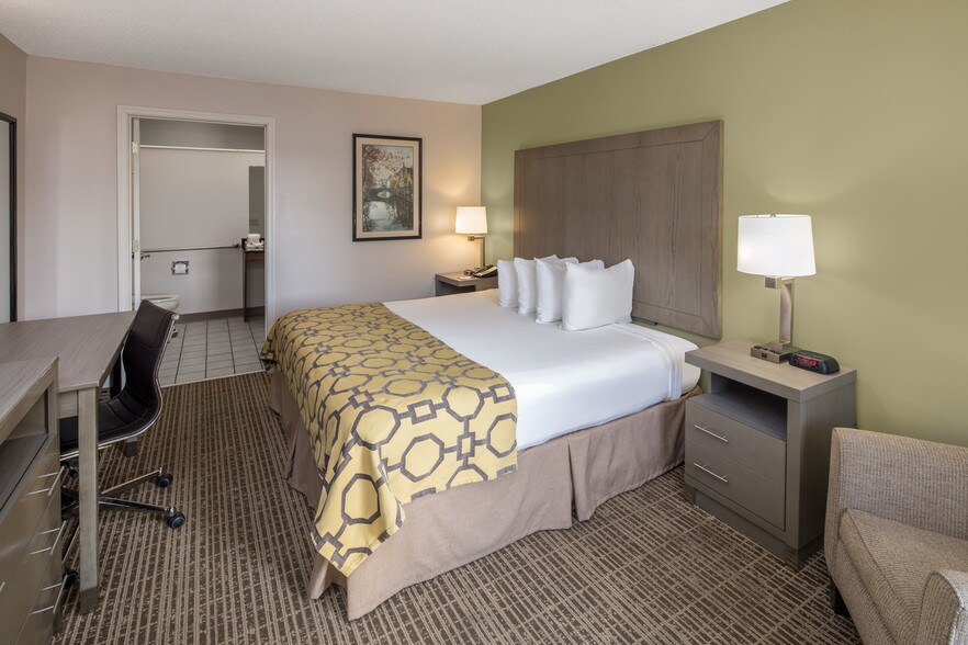 More Photos Of 360 Paul Huff Parkway, Cleveland Hotel For Sale