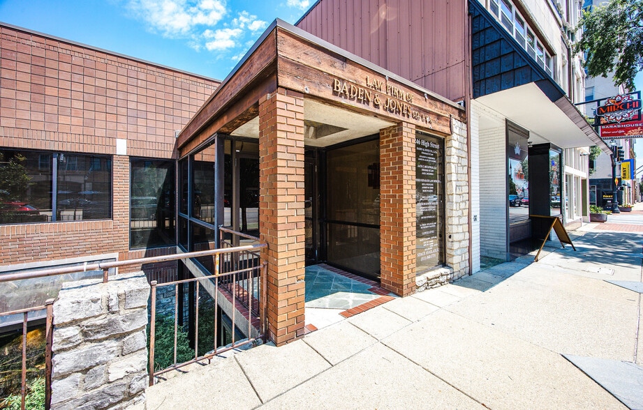 Primary Photo Of 246 High St, Hamilton Office For Sale
