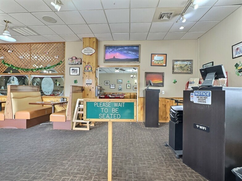 More Photos Of 203 E Cleveland St, Sundance Storefront Retail Office For Sale