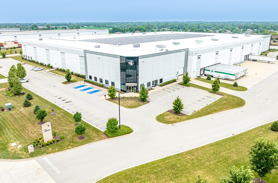 More Photos Of 2301 W Haven Ave, New Lenox Warehouse For Lease