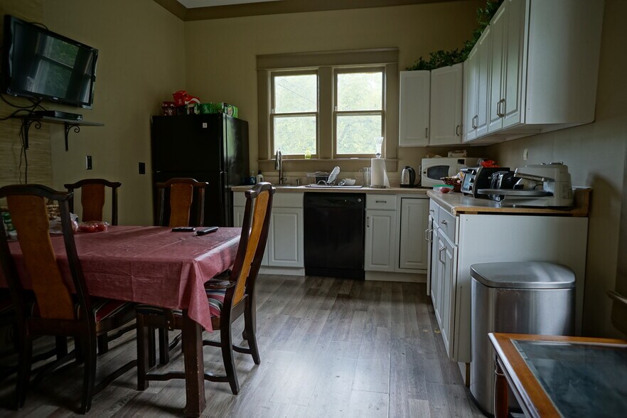 More Photos Of 505 E Main St, Hendersonville Land For Sale